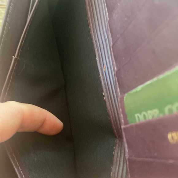 Dopp Accessories Collection Travel Wallet butter Cowhide Leather Trifold Zip - Picture 8 of 11